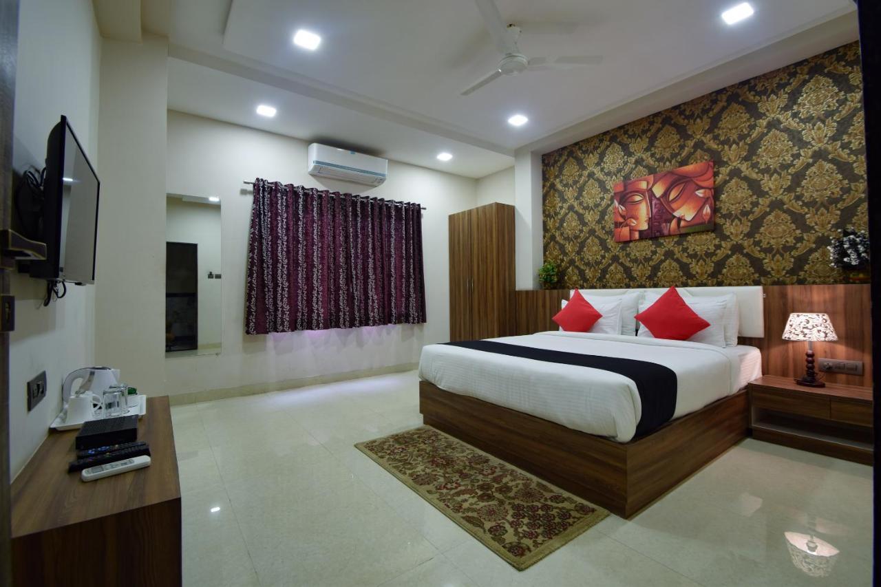 Hotel The Mewar Dabok Exterior foto